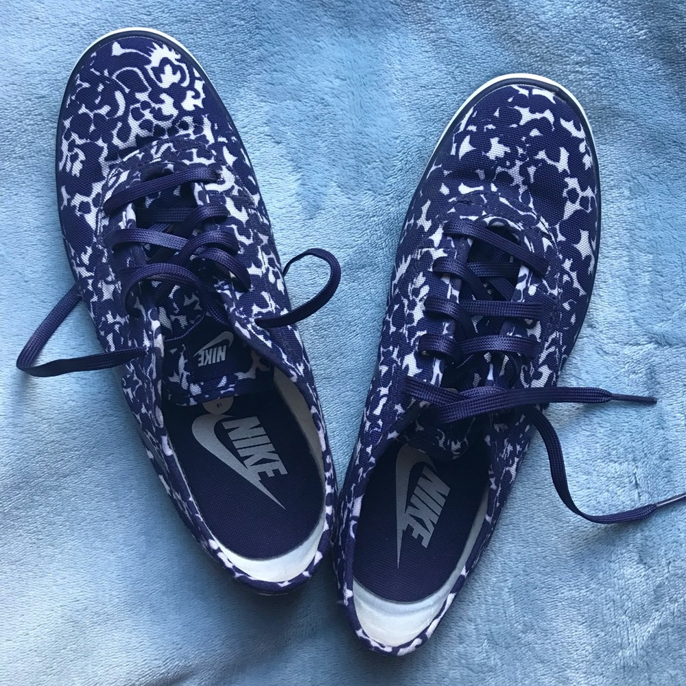Cute Casual Nike’s !!!!!